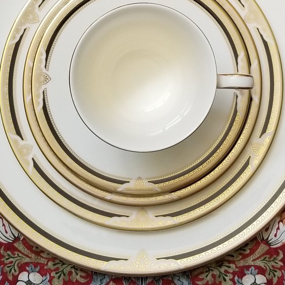 Royal Doulton Andover 5 pc Place Setting Elegant English Fine Bone China - Picture 2 of 12